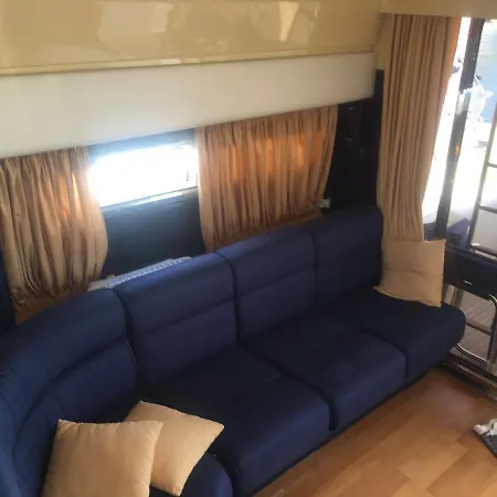 Botel Malibu