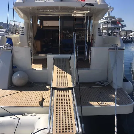 Botel Malibu